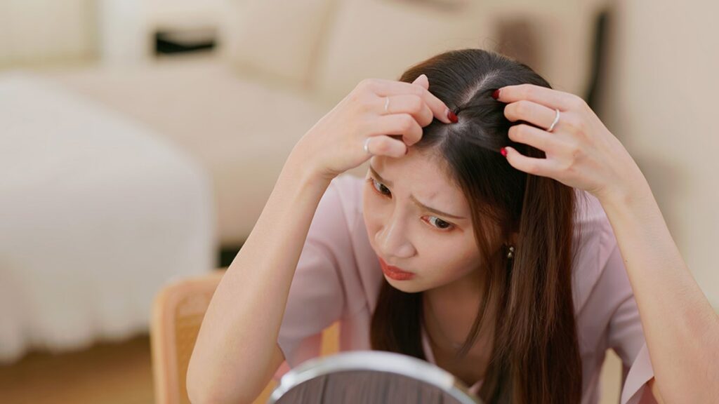 Hairdressers and medical experts confirm the temporary loss of hair that affects Ozempic users